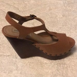 Steve Madden Tan Leather Wedges